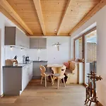 Wernerhof Rosela شقة