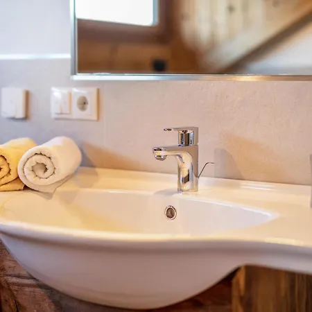 アパート Wernerhof Rosela サン・ジェネージオ・アテジーノ